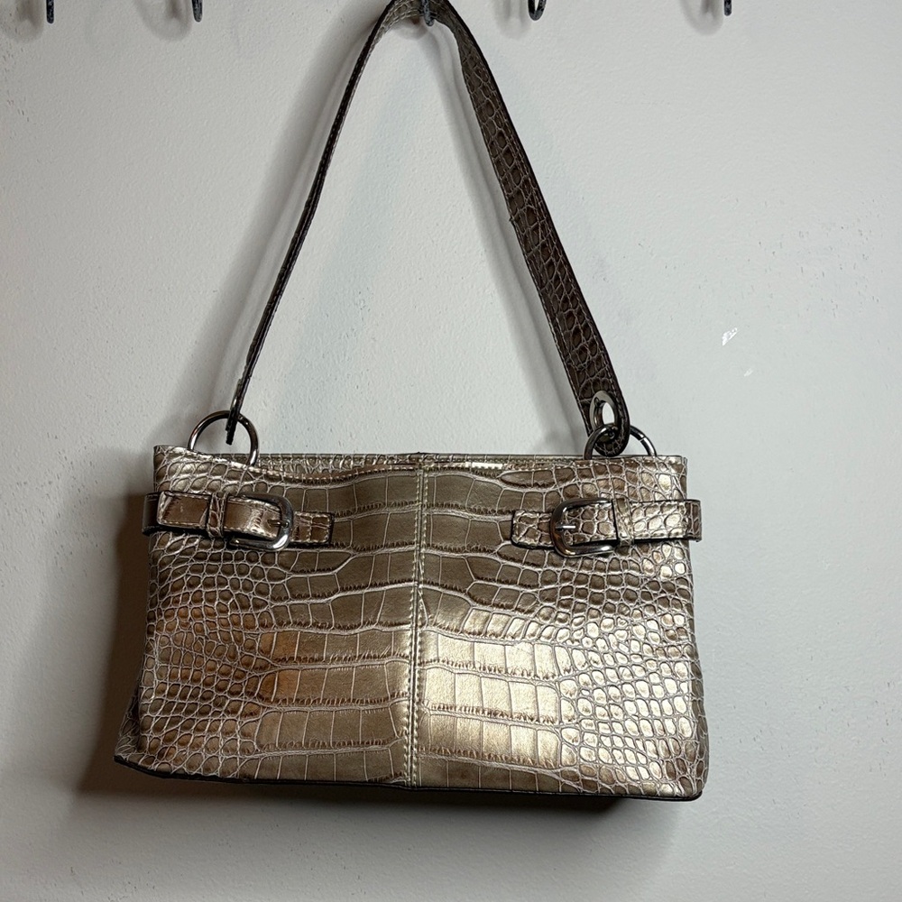 Elegant Crocodile-Embossed Metallic Shoulder Bag